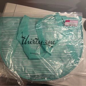 Thirty-One Round utility tote in Miami stripe